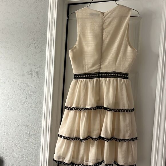 Endless rose tiered dress size S - Picture 3 of 3
